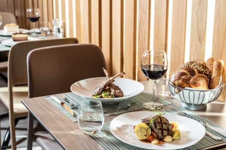 בית מלון U Splash - ארוחה